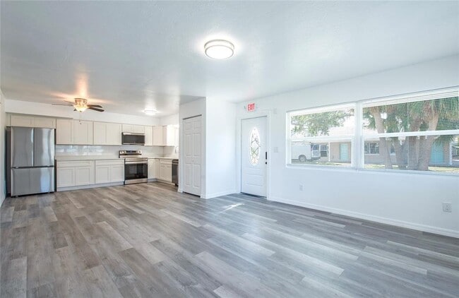 Building Photo - 717 E Gulf Blvd