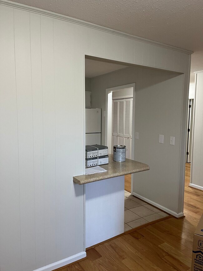 Building Photo - 611 E Mountcastle Dr