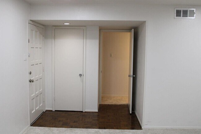 Building Photo - 6060 Birchbrook Dr