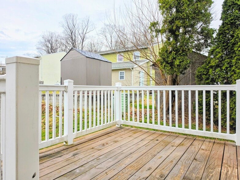 Building Photo - 166 Northwood Ct