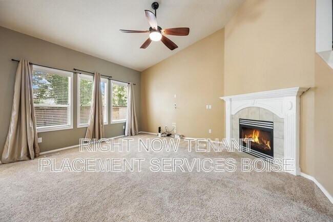 Building Photo - 3945 N Waterloo Way