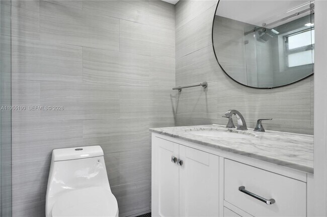 Building Photo - 4141 Nautilus Dr