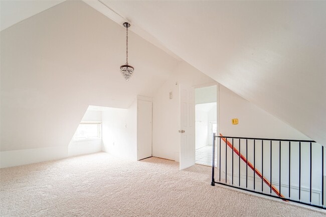 Building Photo - 2 Bigelow St