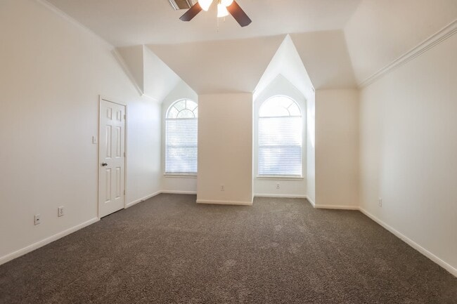 Building Photo - 3811 Spruce Bay Dr