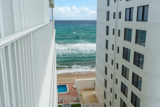 Building Photo - 3580 S Ocean Blvd