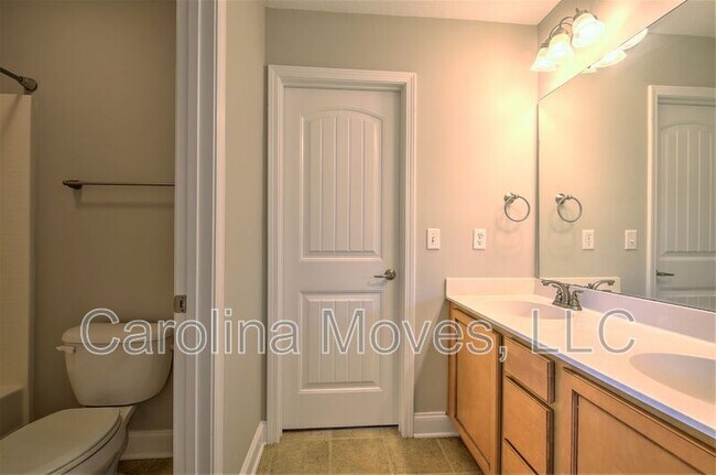 Building Photo - 836 Bayshore Ln