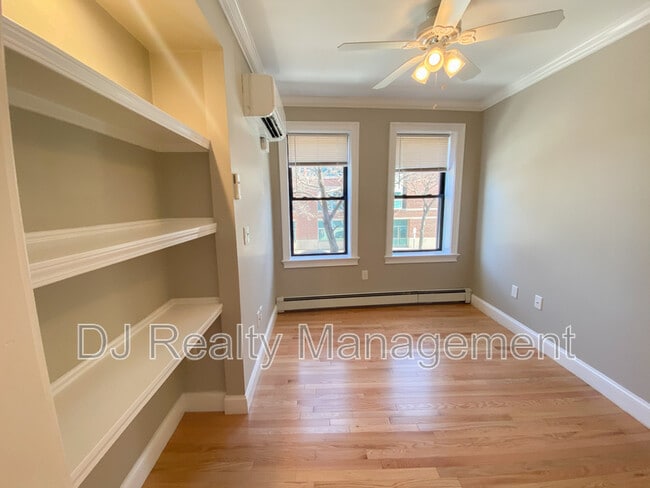 Building Photo - 466 Commercial St