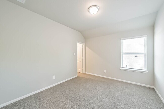 Building Photo - Experience luxury in this never-lived-in Beazer home located in the desirable Montgomery Ridge co...