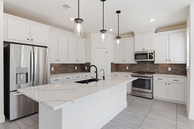 Building Photo - 15155 Colorado Bnd Pk Dr