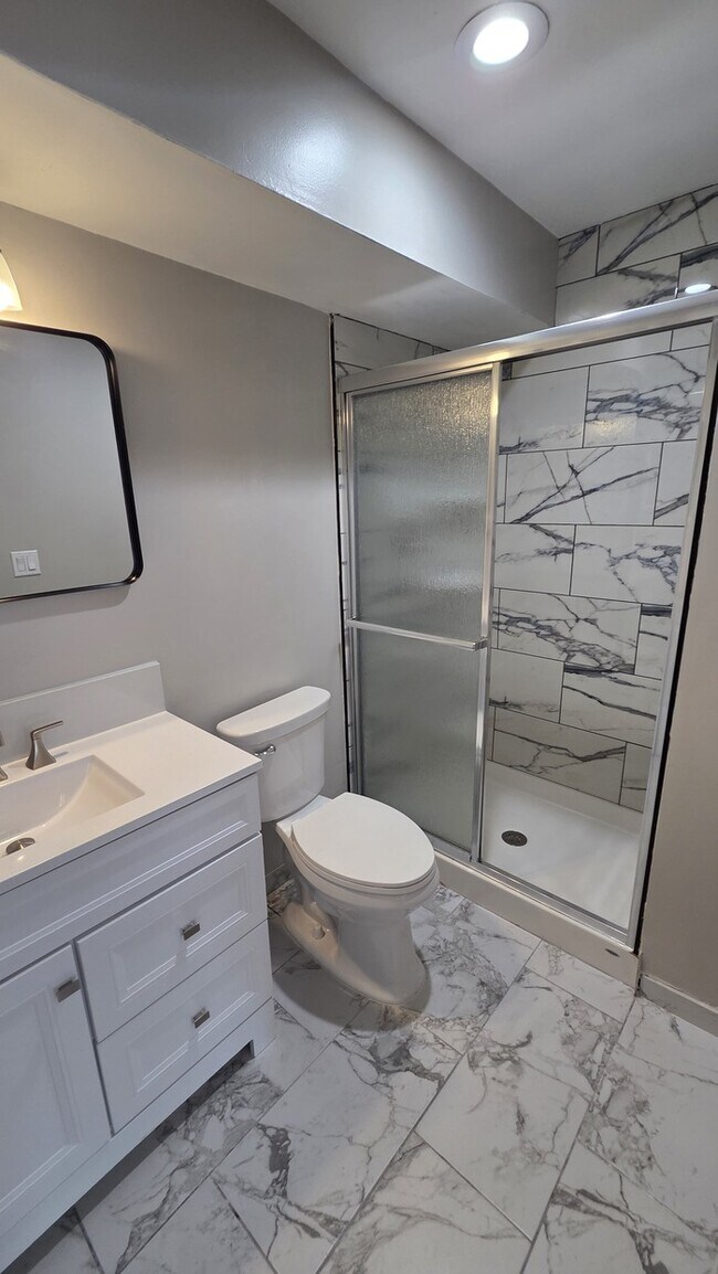 Building Photo - 2-Bed, 2-Bath Rental with Spacious Living ...