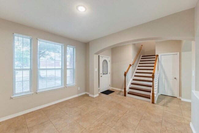 Building Photo - 17901 Madden Dr