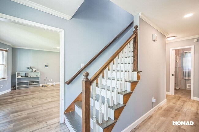 Building Photo - Spacious 3BR, with bonus room House in Law...