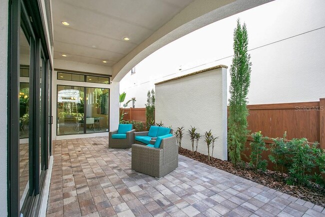 Building Photo - 8455 Via Vittoria Way