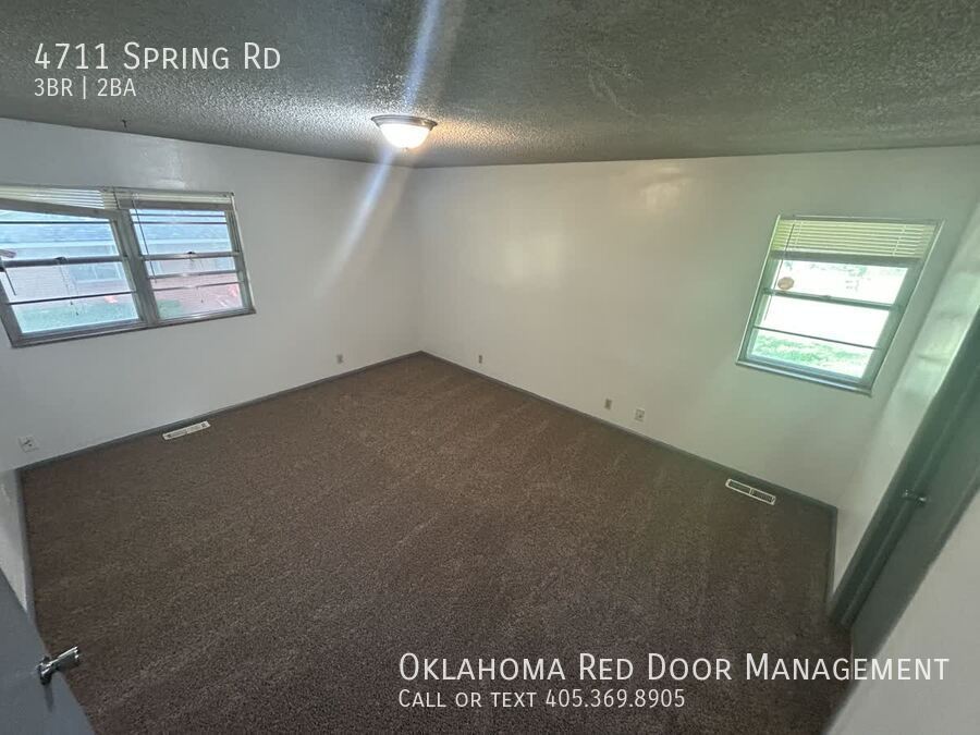 Building Photo - 4711 Spring Rd