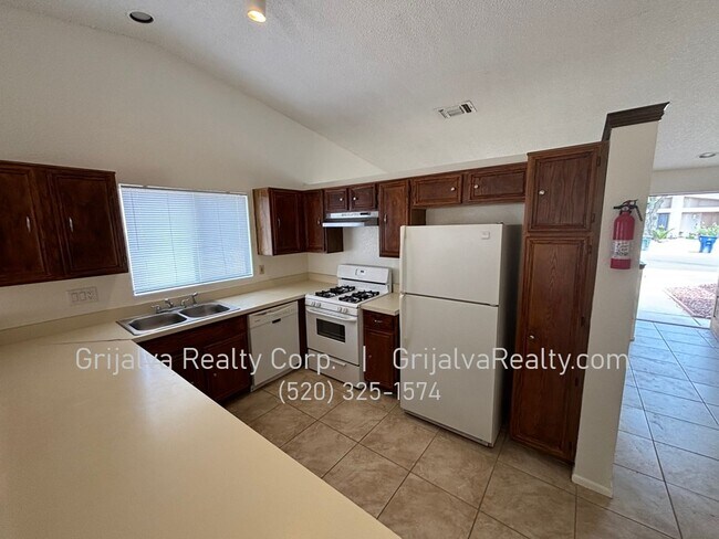 Building Photo - 3 Bedroom House in Midvale for Rent (Drexel/Midvale Park)