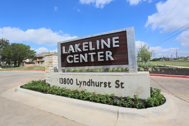 Building Photo - 13800 Lyndhurst St