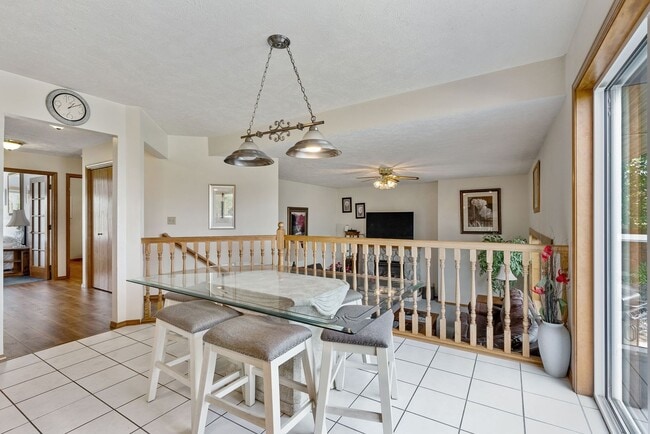 Building Photo - Stunning Home and Three Bay Shop Along Spo...