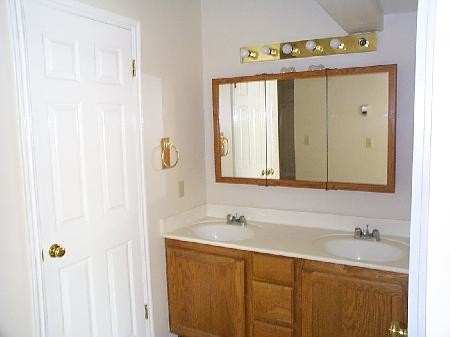 Bathroom with double sinks - 907 E 820 N