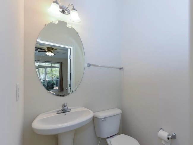 Building Photo - Charming 3BR Townhome in Raleigh