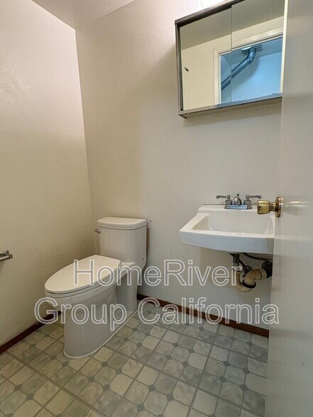 Building Photo - 6325 Seyferth Way