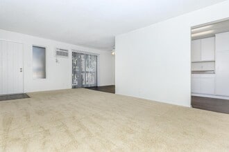 Building Photo - Palm Lane Apartment Homes