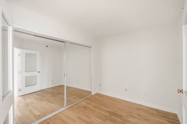 Building Photo - Penn Quarter Condo