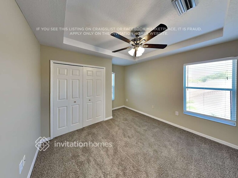 Building Photo - 6219 Macaw Glen