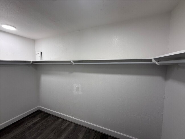 Building Photo - 1111 Caspian Ln