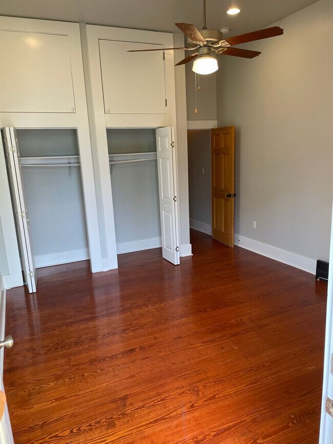 Building Photo - 16-216 S Lopez St