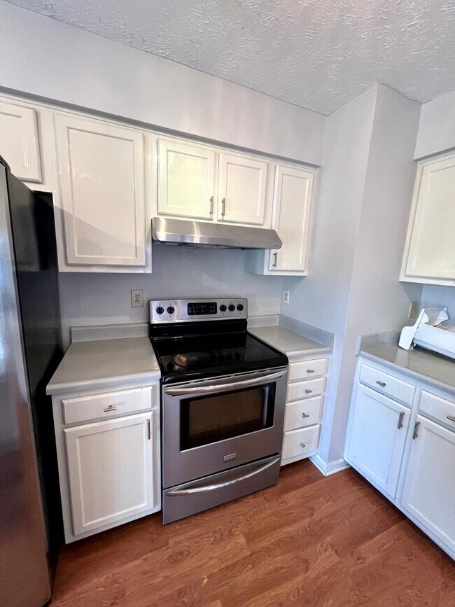 Building Photo - 5708 Icarus Cir