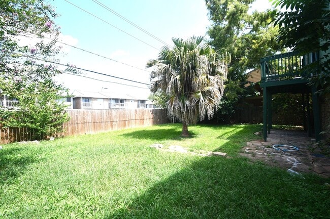 Building Photo - 379 Richvale Ln