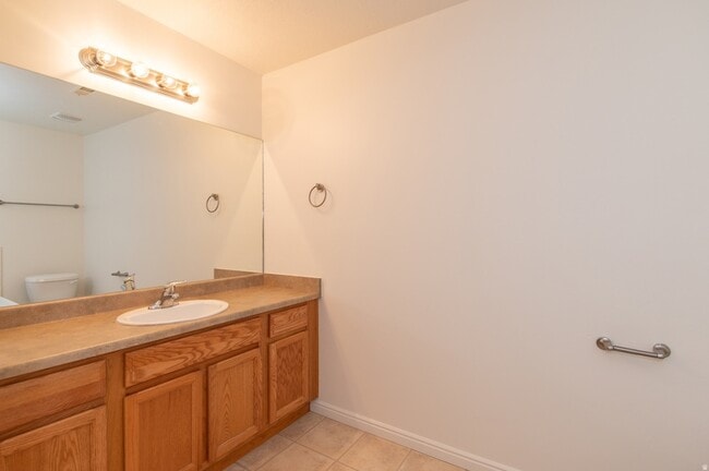 Building Photo - 13533 Venicia Way