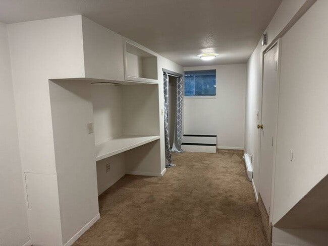 Building Photo - 4 Bedroom home