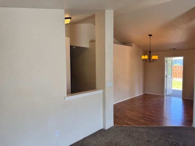 Building Photo - Central Point Single Level Home/ Coming Soon