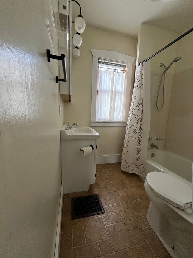 Bathroom - 29 Richards Pl