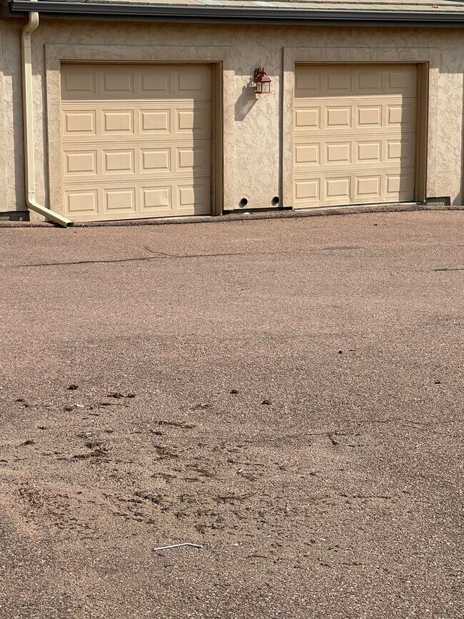 Building Photo - Spacious Top-Floor Condo in Las Casas at Broadmoor Bluffs | 2 Bed / 2 Bath + Garage, Very close t...