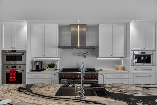 Building Photo - 3109 NE 42nd Ct