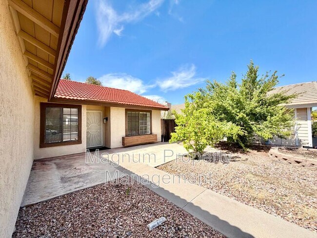 Building Photo - 25268 Shadescale Dr