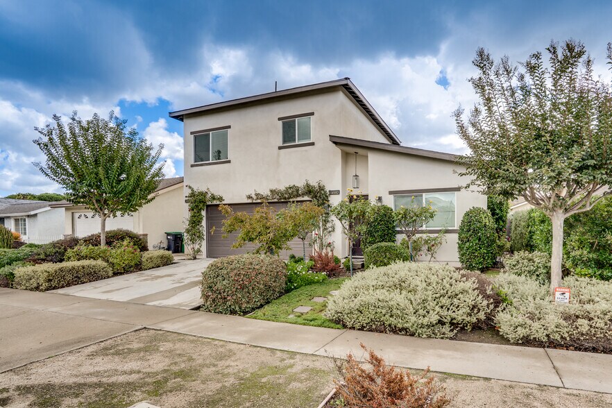 Primary Photo - 14584 Highcrest Cir