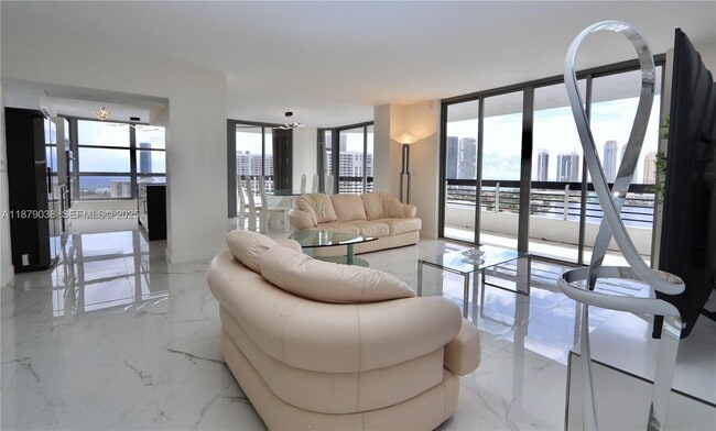 Building Photo - 3530 Mystic Pointe Dr