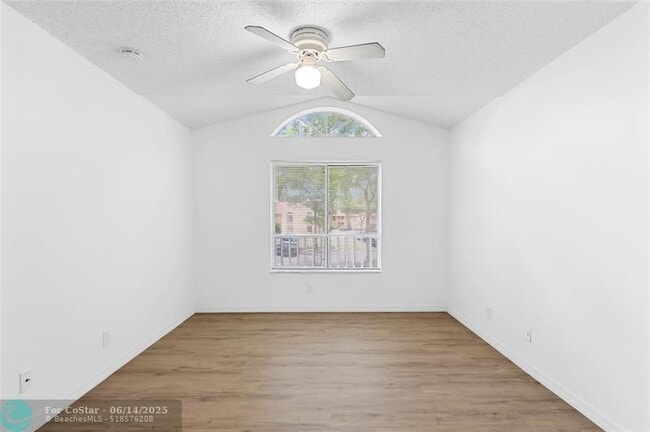 Building Photo - 1084 Coral Club Dr