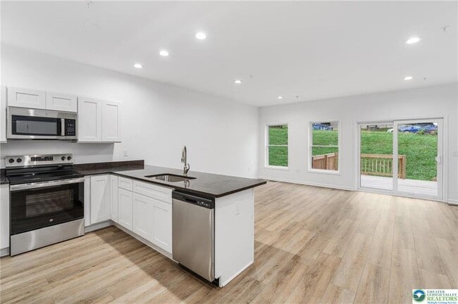 Building Photo - 306 Barber St