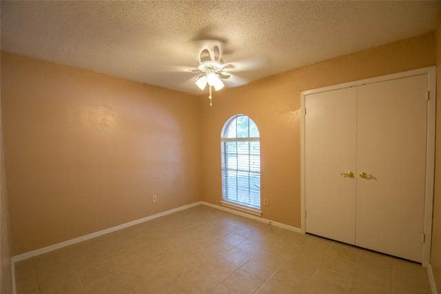 Building Photo - 2613 Pebblebrook St