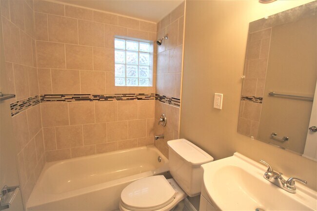 Building Photo - EXPERTLY DESIGNED 3 BEDROOM HOME IN DUNDALK!