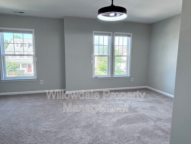 Building Photo - 624 Piper Stream Cir