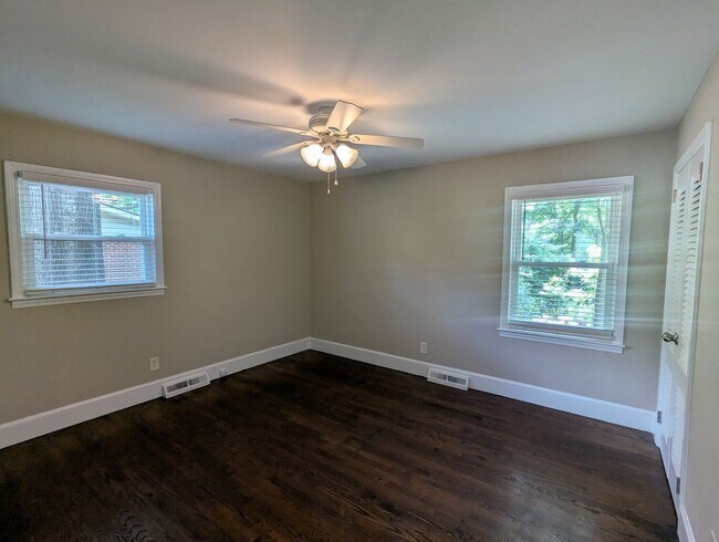 Building Photo - Ranch with Fence and 20x30 Garage/Workshop with Electric Close to Light Rail