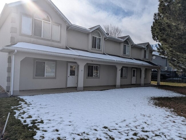 Building Photo - 164 W 200 S