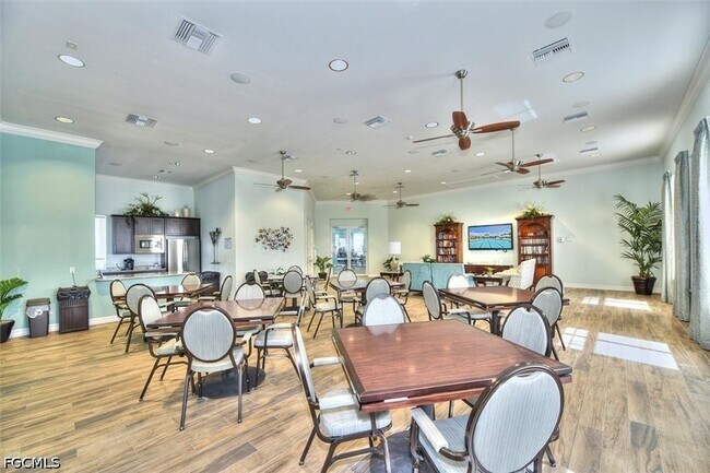 Building Photo - 3200 Birch Tree Ln