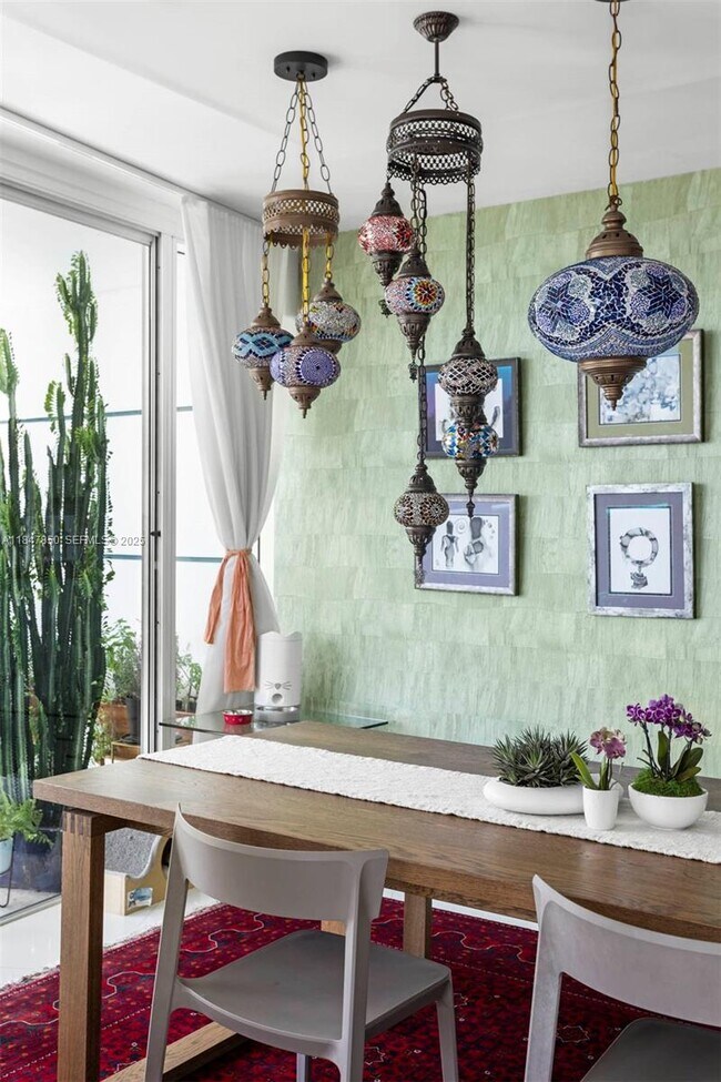 Building Photo - 2127 Brickell Ave