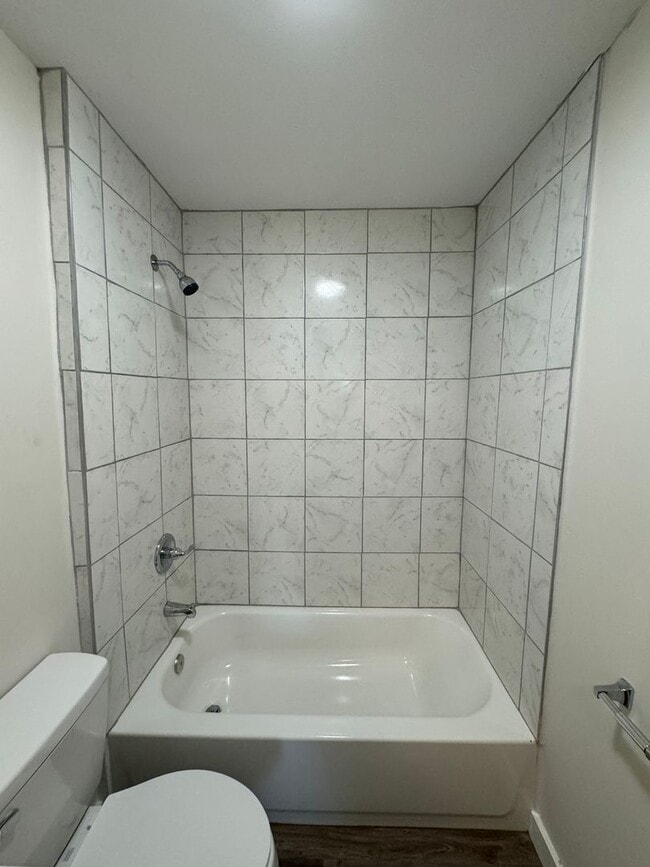 Building Photo - Renovated 3/1 House in South Rome- $1,095